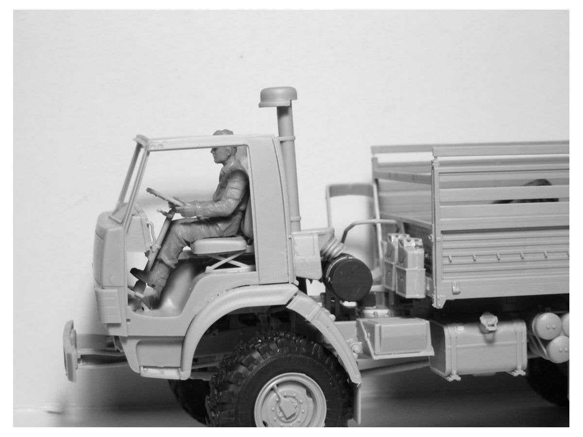 ICM ZiL-131 KShM with Soviet Drivers | 4823044405961