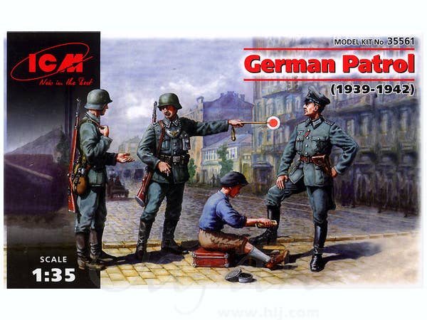 ICM 1/35 German Patrol (1939-1942) (4 figures - 1 officer, 2 soldiers, 1 civilian) | 4823044402038