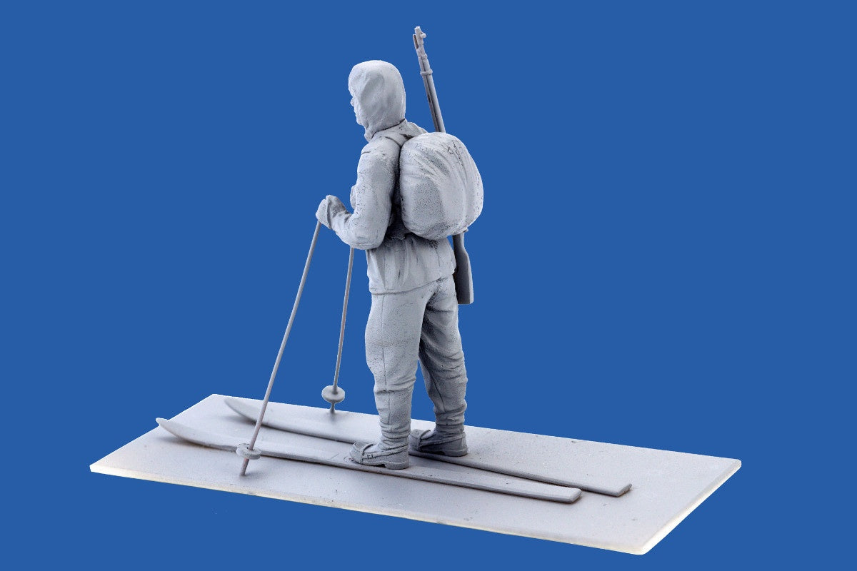 ICM 1/35 Finnish Riflemen (Winter 1940) (4 figures - 3 rifleman, 1 reindeer) | 4823044404186