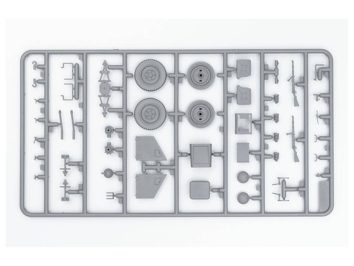 ICM 1/35 le.gl.Einheitz-Pkw Kfz.1 Soft Top, WWII German Light Personnel Car | 4823044405985