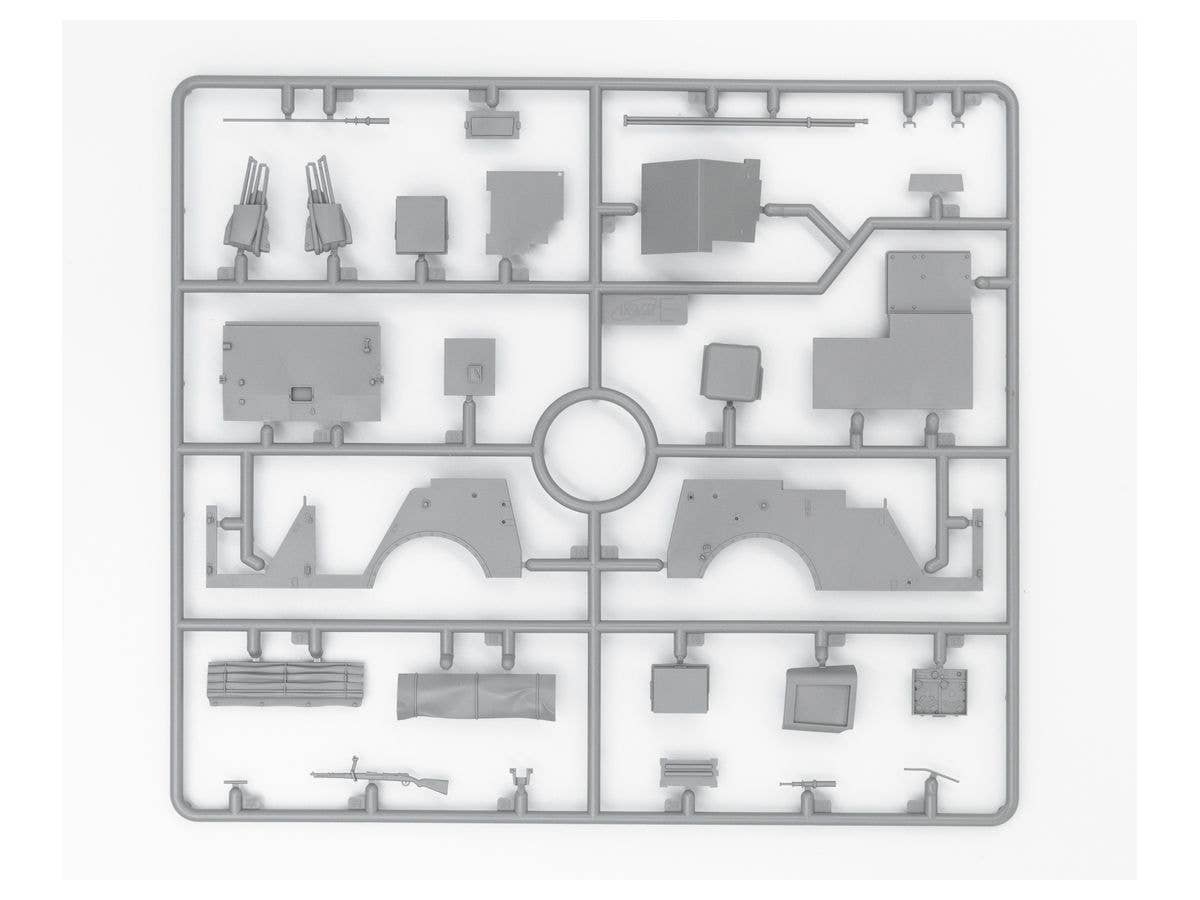 ICM 1/35 le.gl.Einheitz-Pkw Kfz.2, WWII German Light Radio Communication Car | 4823044405992