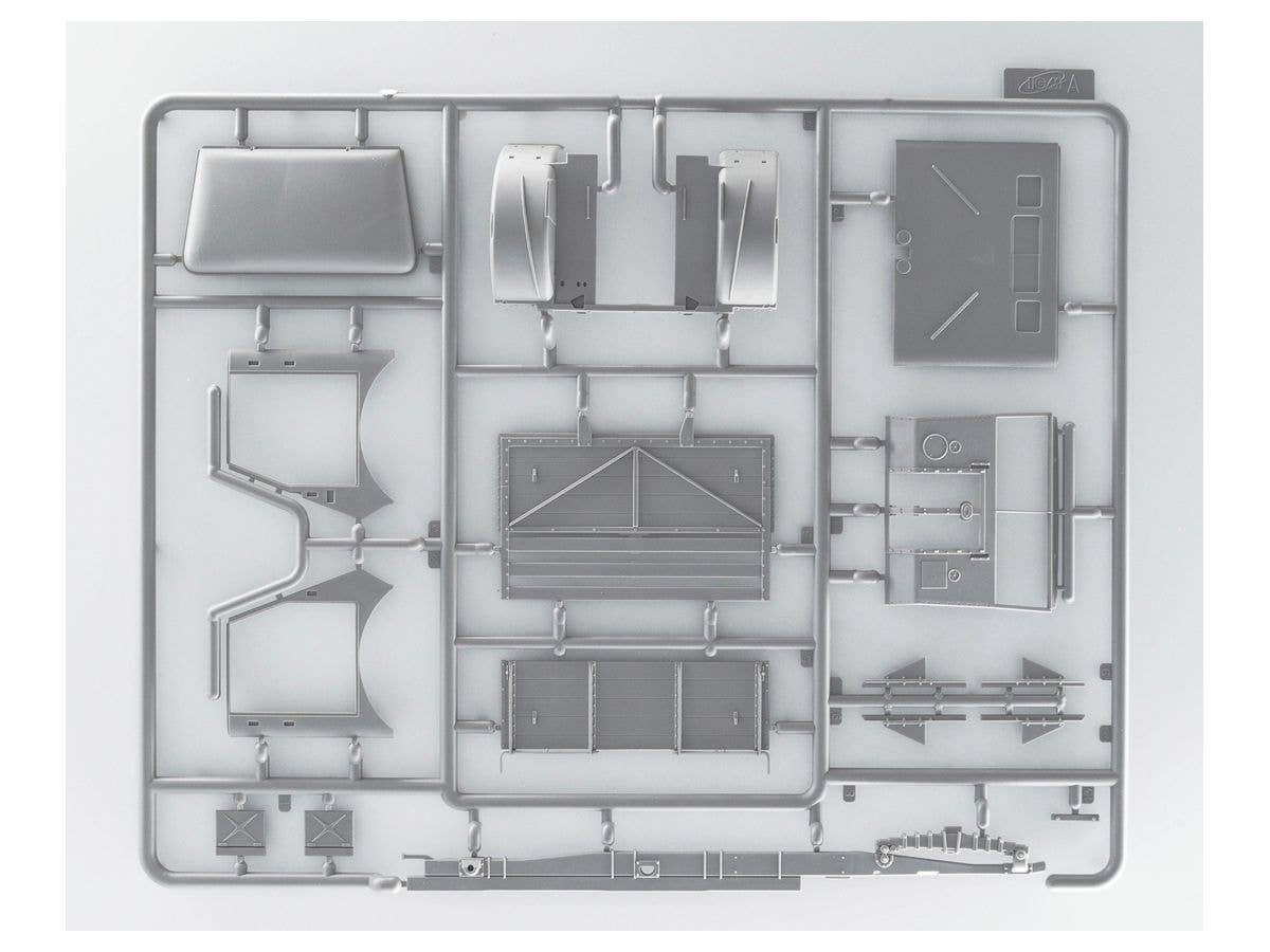 ICM 1/35 Model W.O.T. 8, WWII British Truck | 4823044405954