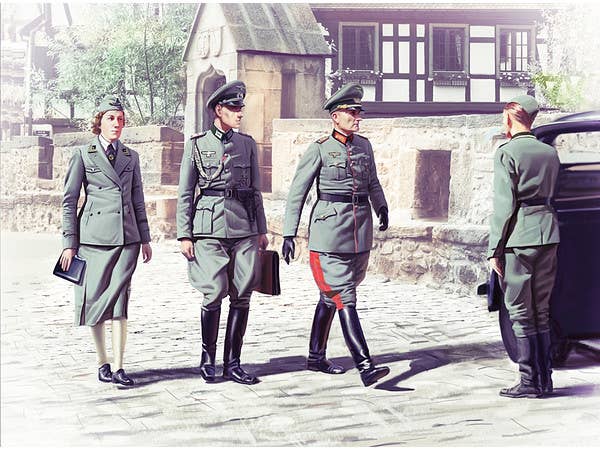ICM WWII German Staff Personnel (4 figures) | 4823044402786