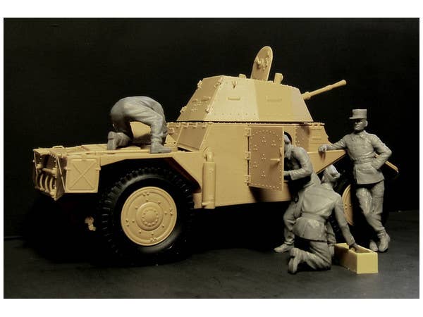 ICM 1/35 French Armoured Vehicle Crew (1940) (4 figures) | 4823044404063