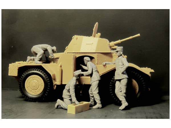 ICM 1/35 French Armoured Vehicle Crew (1940) (4 figures) | 4823044404063