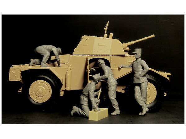 ICM 1/35 French Armoured Vehicle Crew (1940) (4 figures) | 4823044404063