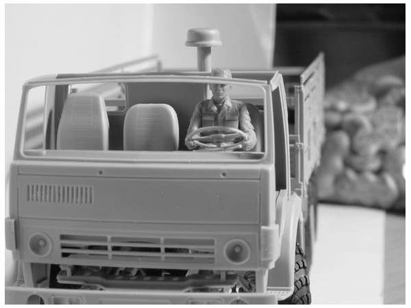 ICM 1/35 Soviet Drivers (1979-1991) (2 figures) | 4823044405213