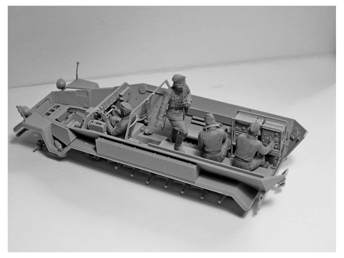 ICM 1/35 German Command Vehicle Crew (1939-1942) (4 figures) (100% new molds) | 4823044405527