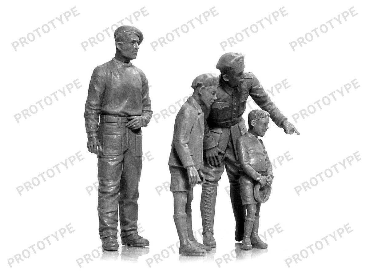 ICM 1/35 WWII French Tank Crew (4 figures) (100% new molds) | 4823044406142