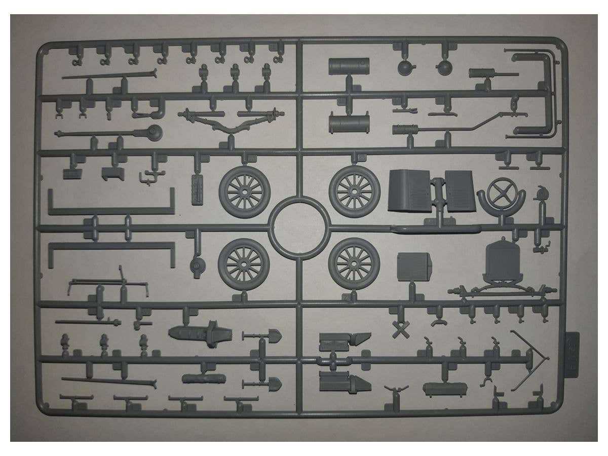 ICM 1/35 Model T 1917 Touring, WWI Australian Army Staff Car | 4823044406036