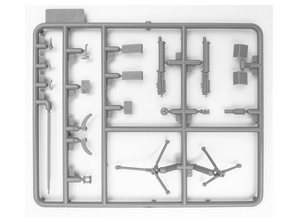 ICM 1/35 Model T RNAS Armoured Car with WWI British Tank Crew | 4823044406562