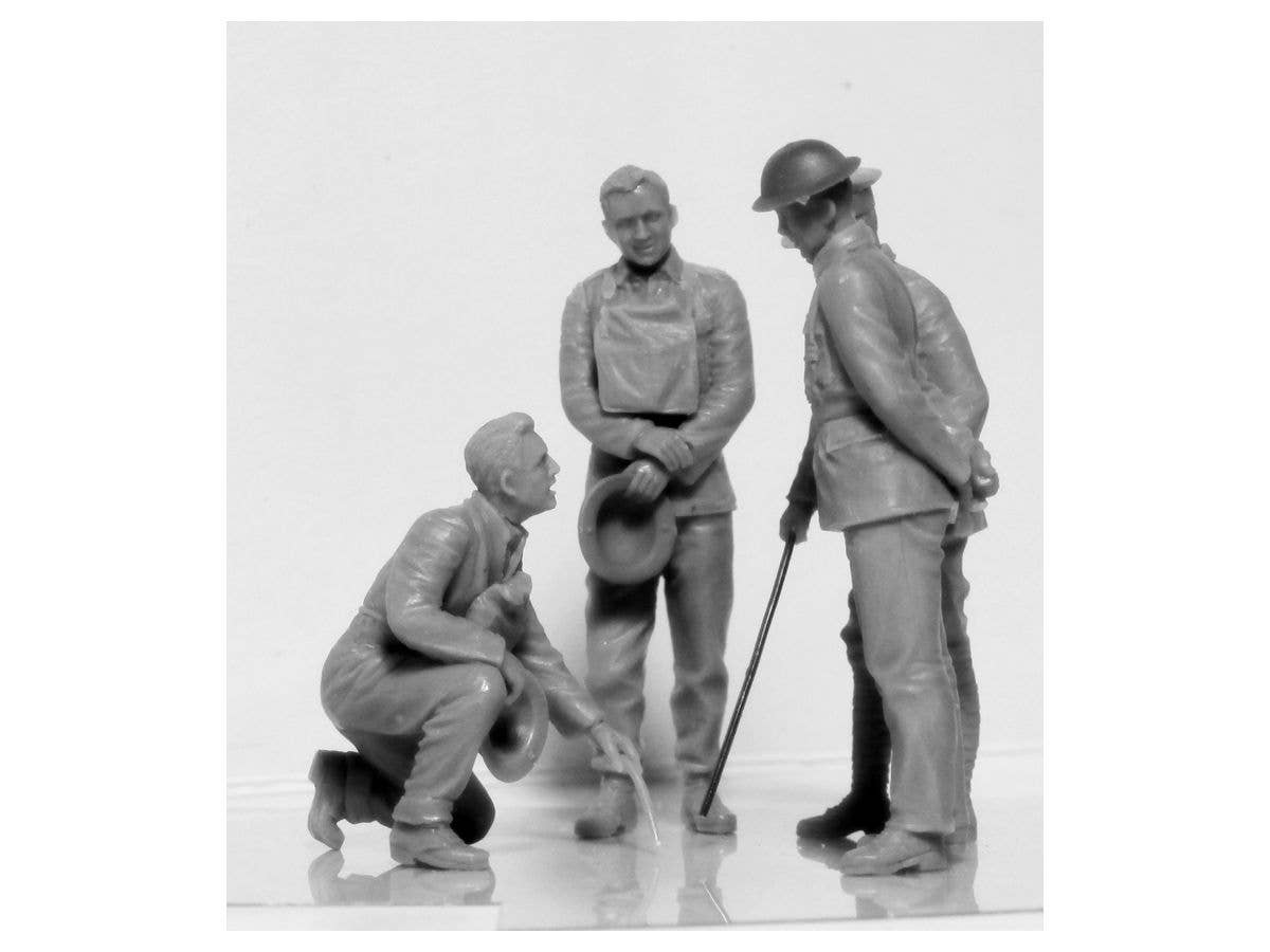 ICM 1/35 Model T RNAS Armoured Car with WWI British Tank Crew | 4823044406562