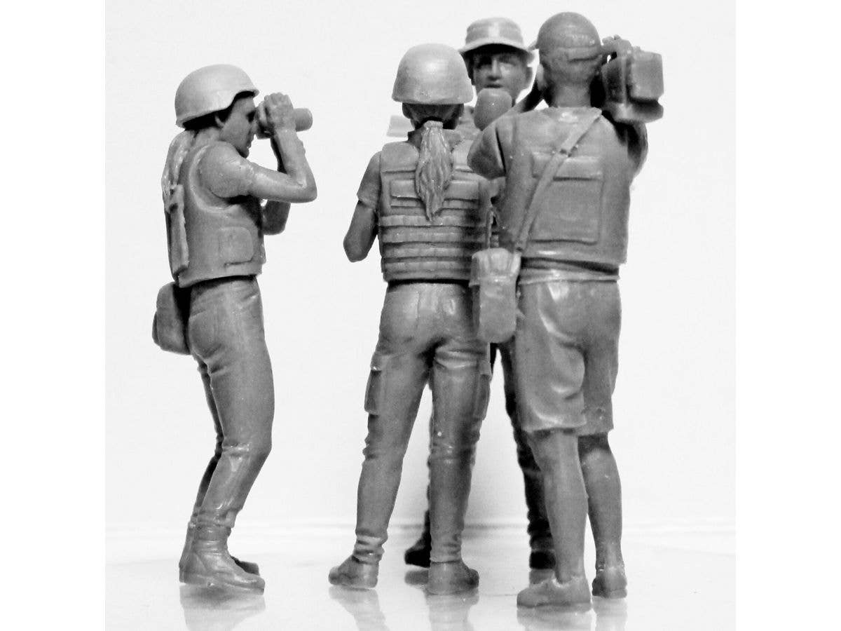 ICM 1/35 Journalists in War (4 figures) (100% new molds), Figure | 4823044409761
