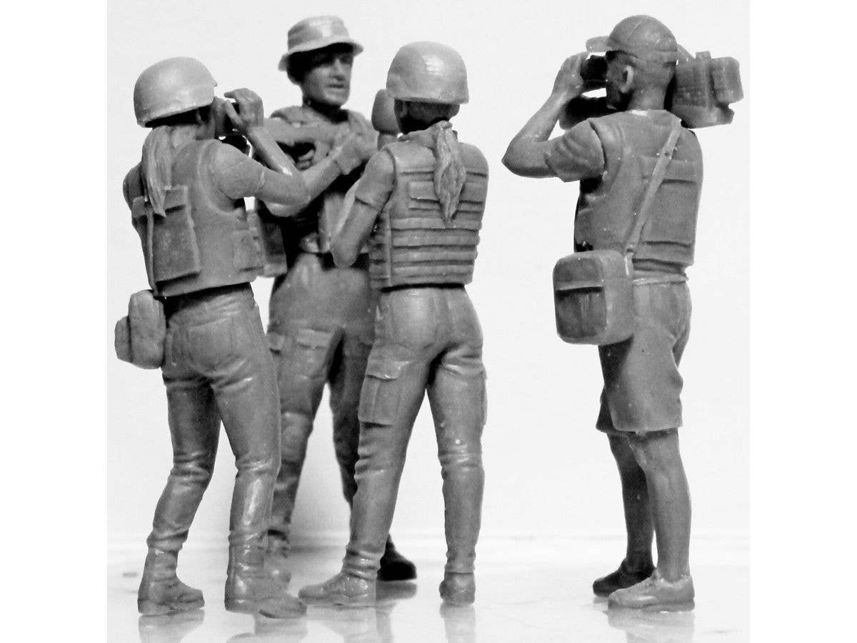 ICM 1/35 Journalists in War (4 figures) (100% new molds), Figure | 4823044409761