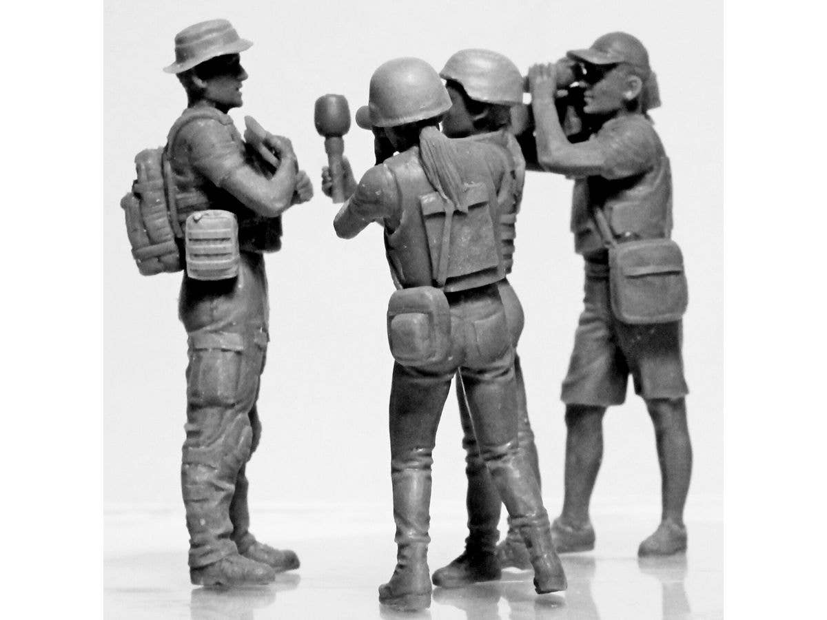 ICM 1/35 Journalists in War (4 figures) (100% new molds), Figure | 4823044409761