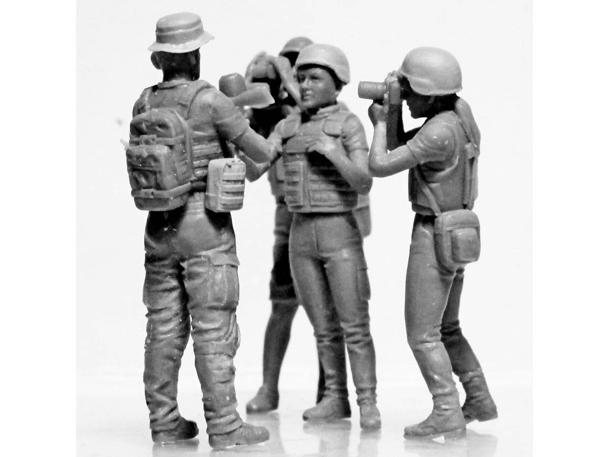 ICM 1/35 Journalists in War (4 figures) (100% new molds), Figure | 4823044409761
