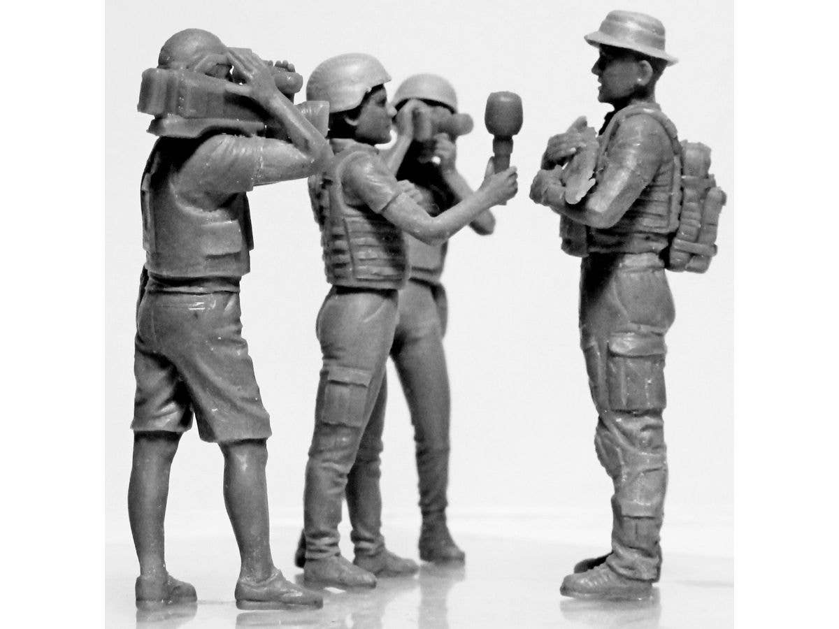 ICM 1/35 Journalists in War (4 figures) (100% new molds), Figure | 4823044409761