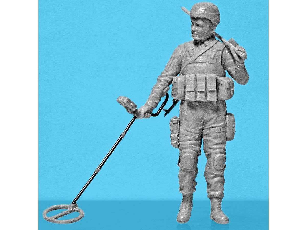 ICM 1/35 "To be ahead,  to save the life", Sappers of the Armed Forces of Ukraine, Figure | 4823044409822