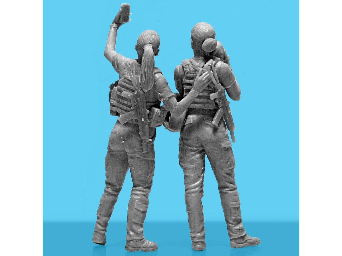 ICM 1/35 ''War has no gender'. Female servicemen of the Armed Forces of Ukraine (100% new molds) | 4823044410163