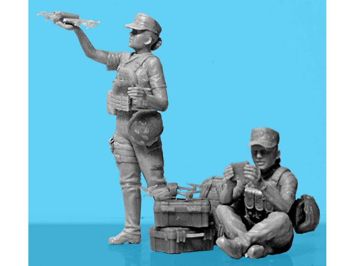 ICM 1/35 ''War has no gender'. Female servicemen of the Armed Forces of Ukraine (100% new molds) | 4823044410163
