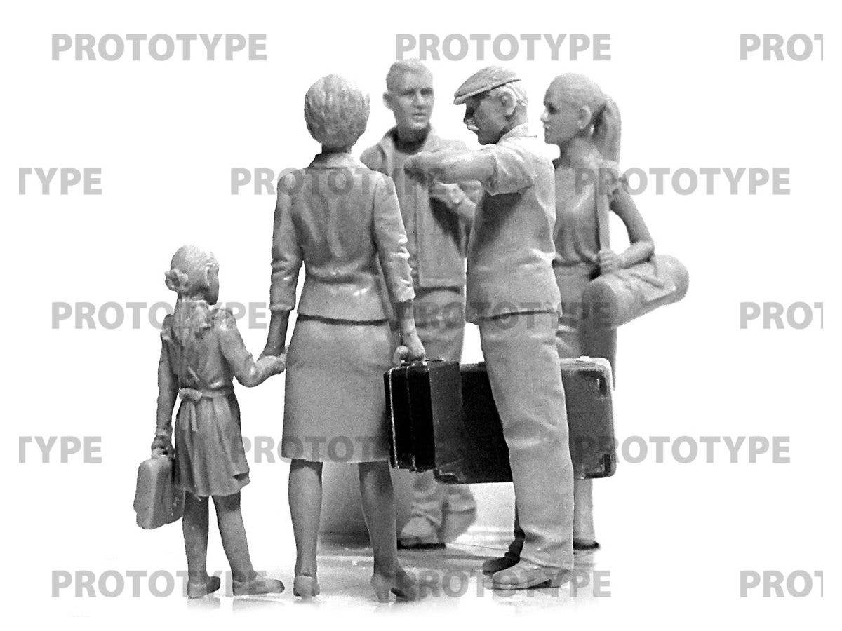 ICM 1/35 Chernobyl#5. Extraction (4 adults, 1 child and luggage) (100% new molds) | 4823044408191