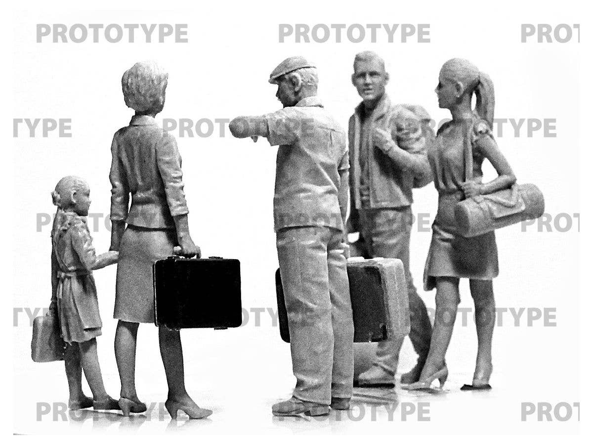 ICM 1/35 Chernobyl#5. Extraction (4 adults, 1 child and luggage) (100% new molds) | 4823044408191