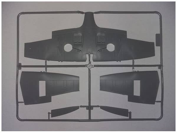 ICM 1/48 Spitfire Mk.IXC 'Beer Delivery', WWII British Fighter | 4823044404520