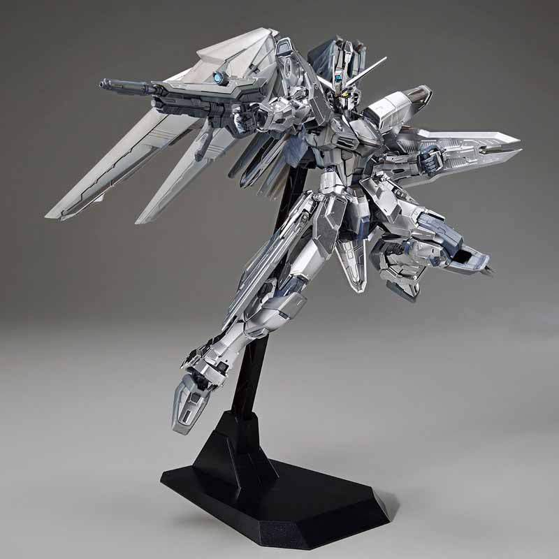 P-Bandai MG 1/100 The Gundam Base Limited Freedom Gundam Ver.2.0 [Silver Coating]