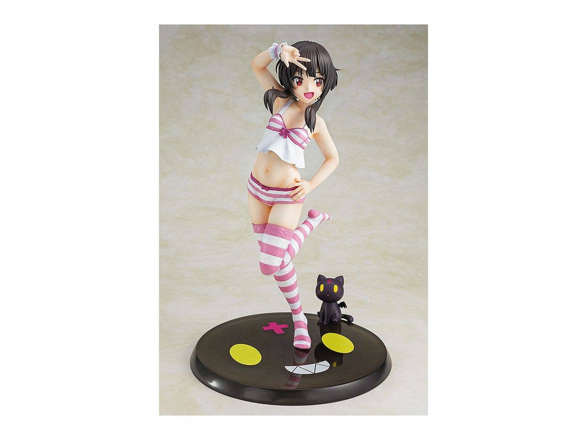 Kono Subarashii Sekai Ni Syukufuku Wo Series CAworks Megumin Hoodie Look Chomusuke Ver. 1/7 Scale Figure | 4935228529032