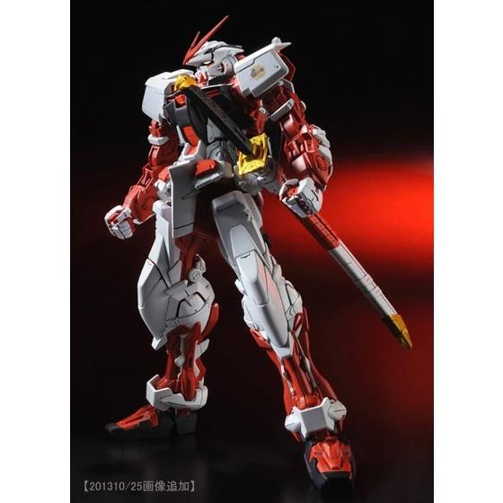 P-Bandai MG 1/100 Gundam Astray Red Frame