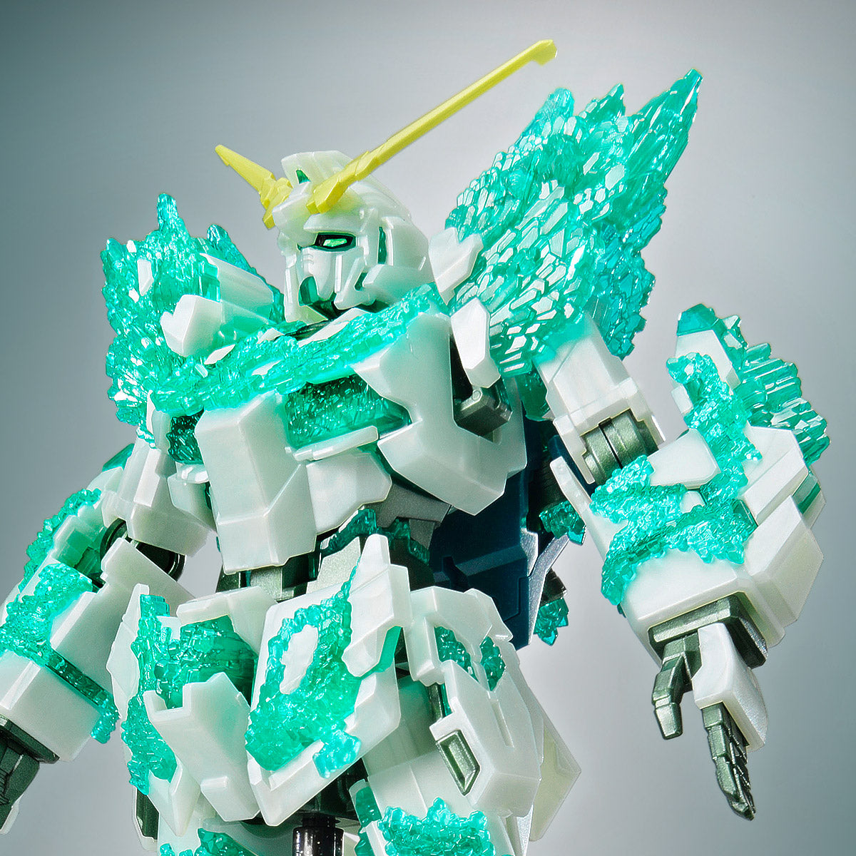 HG 1/144 The Gundam Base Limited Unicorn Gundam (Luminous Crystal Body)