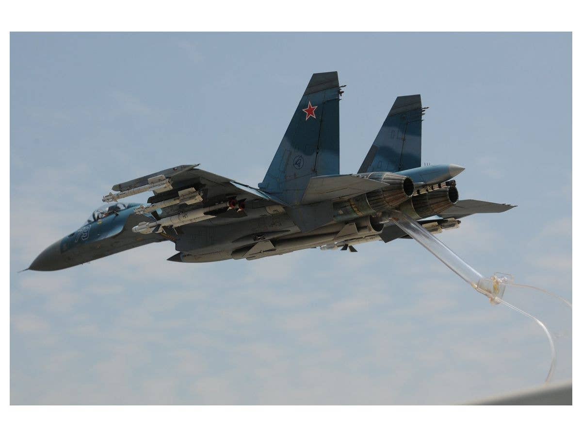 Minibase 1/48 Su-27K Sea Flanker W/Kh-41 Moskit Aircraft | 4897115990038