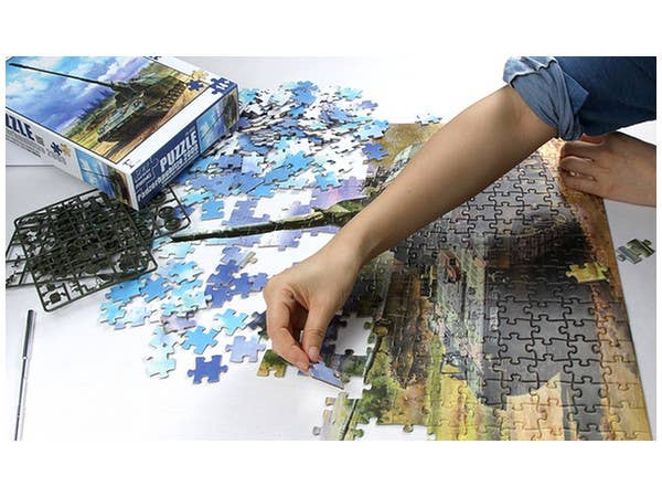 Meng 500 Pieces German Panzerhaubitze 2000 Self-Propelled Howitzer Puzzle | 4897038550685