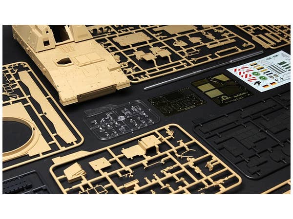 Meng 1/35 German Panzerhaubitze 2000 Self-Propelled Howitzer W/add-on Armor | 4897038550746