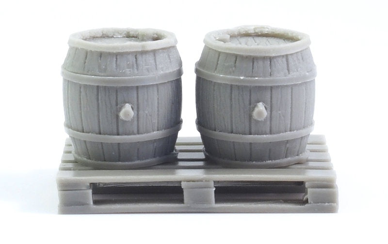 Matho 1/35 Set of 2 Wooden Barrels + Wooden Pallet