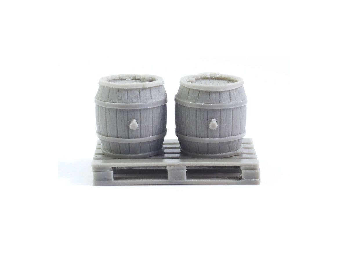 Matho 1/35 Set of 2 Wooden Barrels + Wooden Pallet | 5449612350144