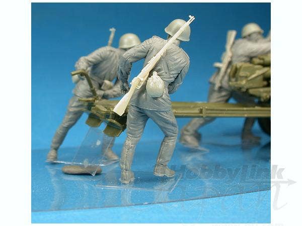 MiniArt Soviet Artillery Crew on Maneuver (1/35) | 4820041102473
