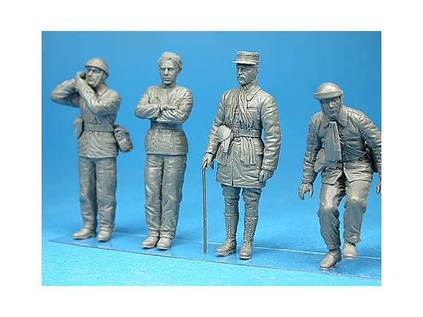 MiniArt 1/35 French Tank Crew | 4820041102220