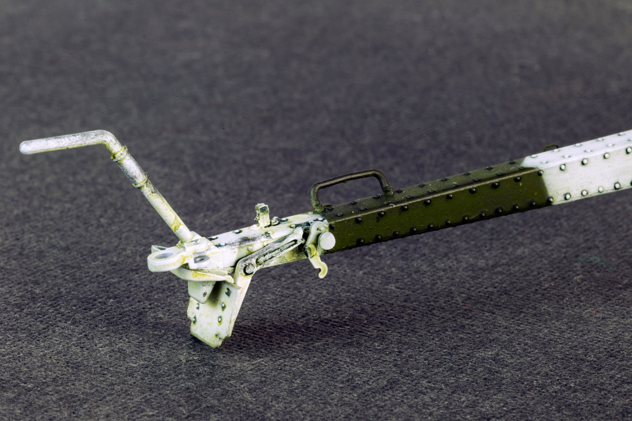 MiniArt 1/35 USV-BR 76-mm Gun Mod.1941 w/Limber & Crew | 4820041102886
