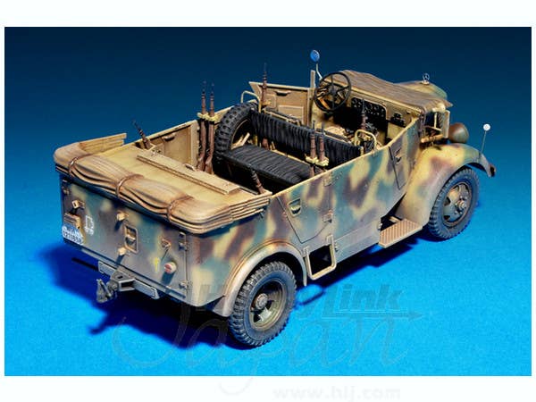 MiniArt 1/35 Kfz.70 (MB 1500A) German 4x4 Car w/Crew | 4820041102695