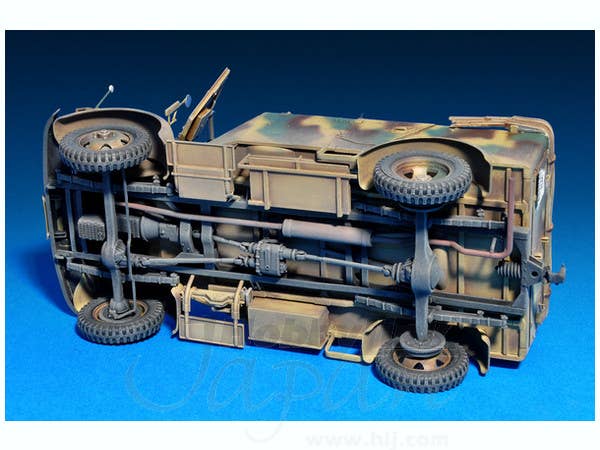 MiniArt 1/35 Kfz.70 (MB 1500A) German 4x4 Car w/Crew | 4820041102695