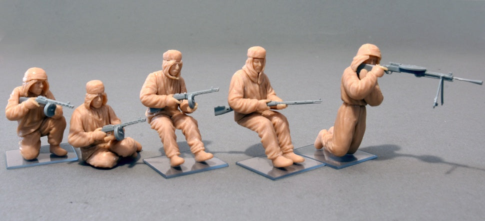 MiniArt 1/35 Soviet Assault Infantry (Winter Camouflage Cloaks) | 4820183310866