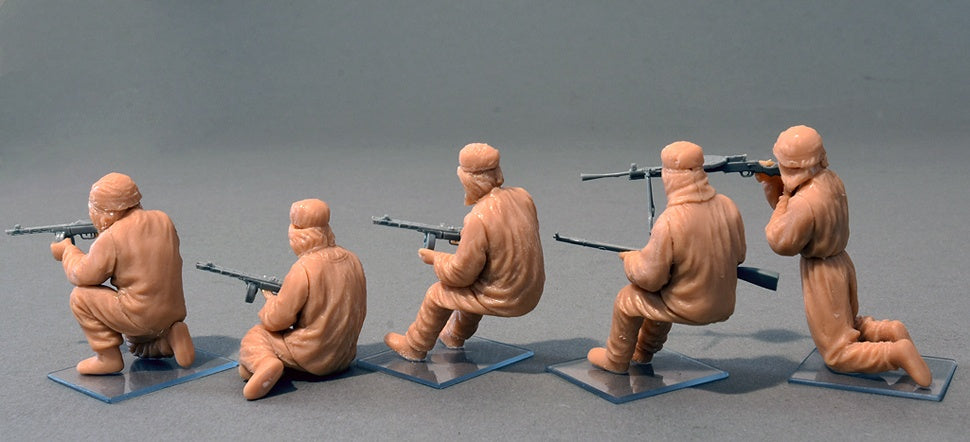 MiniArt 1/35 Soviet Assault Infantry (Winter Camouflage Cloaks) | 4820183310866