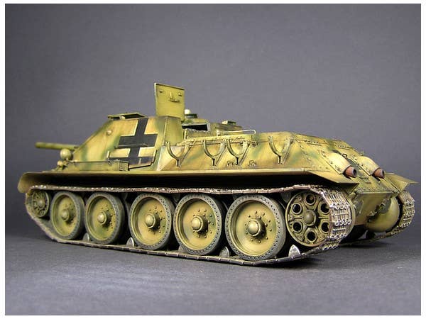 Miniart [35229] 1/35 Jagdpanzer SU-85 ( r ) w/Crew | 4820183310781