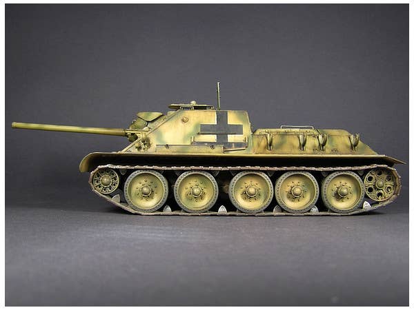 Miniart [35229] 1/35 Jagdpanzer SU-85 ( r ) w/Crew | 4820183310781