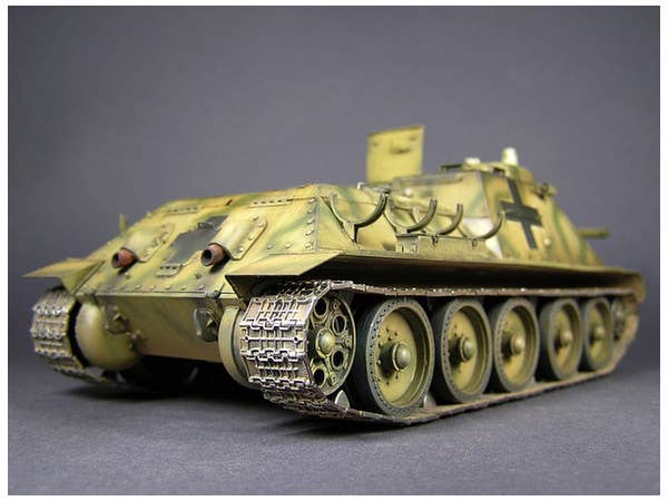 Miniart [35229] 1/35 Jagdpanzer SU-85 ( r ) w/Crew | 4820183310781