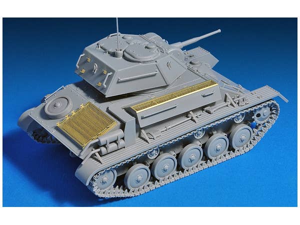MiniArt T-80 Soviet Light Tank w/Crew.Special Edition (1/35) | 4820183310729