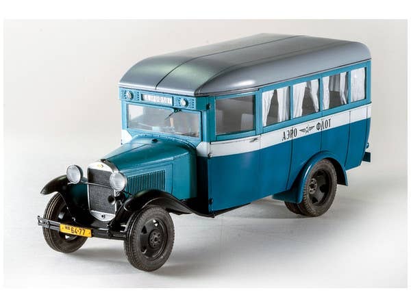 MiniArt 1/35 Passenger Bus GAZ-03-30 | 4820183310231