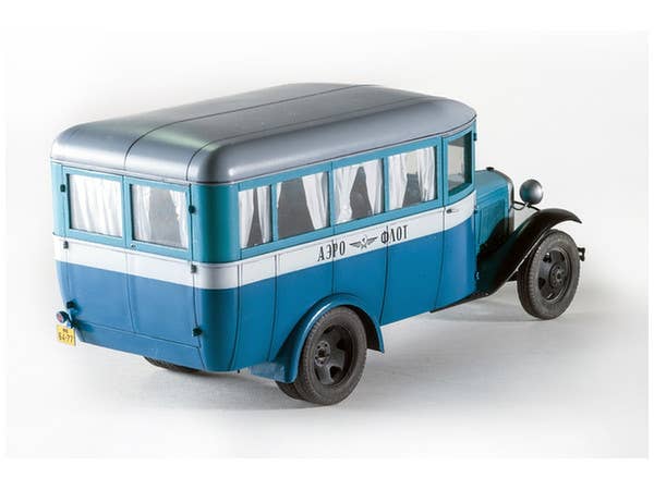 MiniArt 1/35 Passenger Bus GAZ-03-30 | 4820183310231