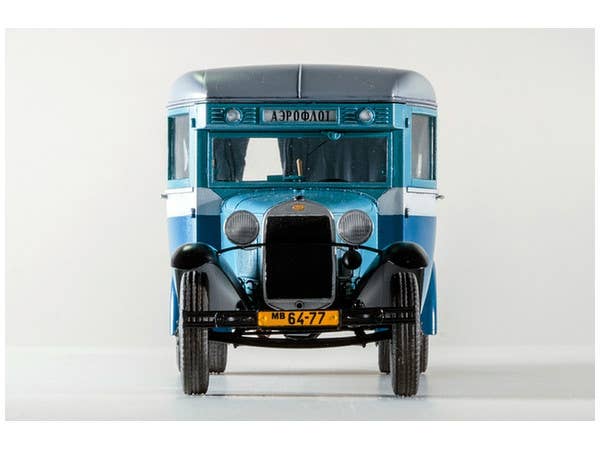 MiniArt 1/35 Passenger Bus GAZ-03-30 | 4820183310231
